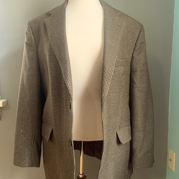 Jos. A. Bank Men’s Blazer, Size 42 S - Picture 3 of 6
